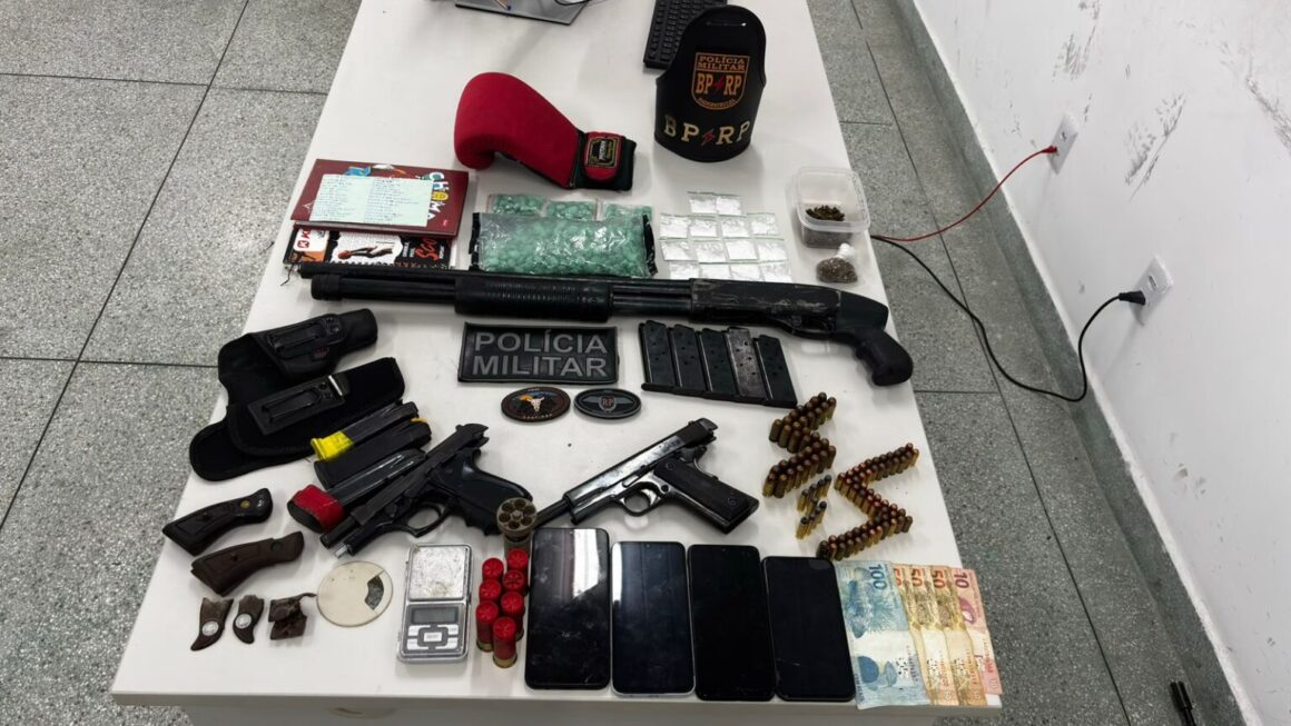 Suspeito de tráfico de drogas e porte ilegal de armas é preso na Caueira