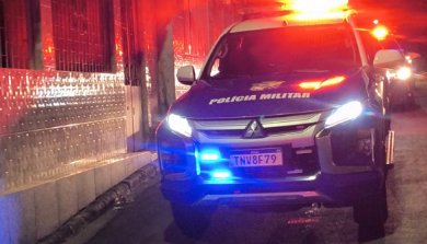 Mãe é levada à DAGV após cinco filhos serem encontrados sozinhos em casa