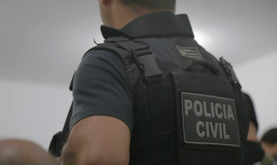 Amigos de casal vítima de assalto são presos acusados de planejar o crime