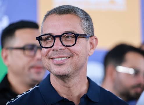 Governador Fábio lidera todos os cenários em mais uma pesquisa