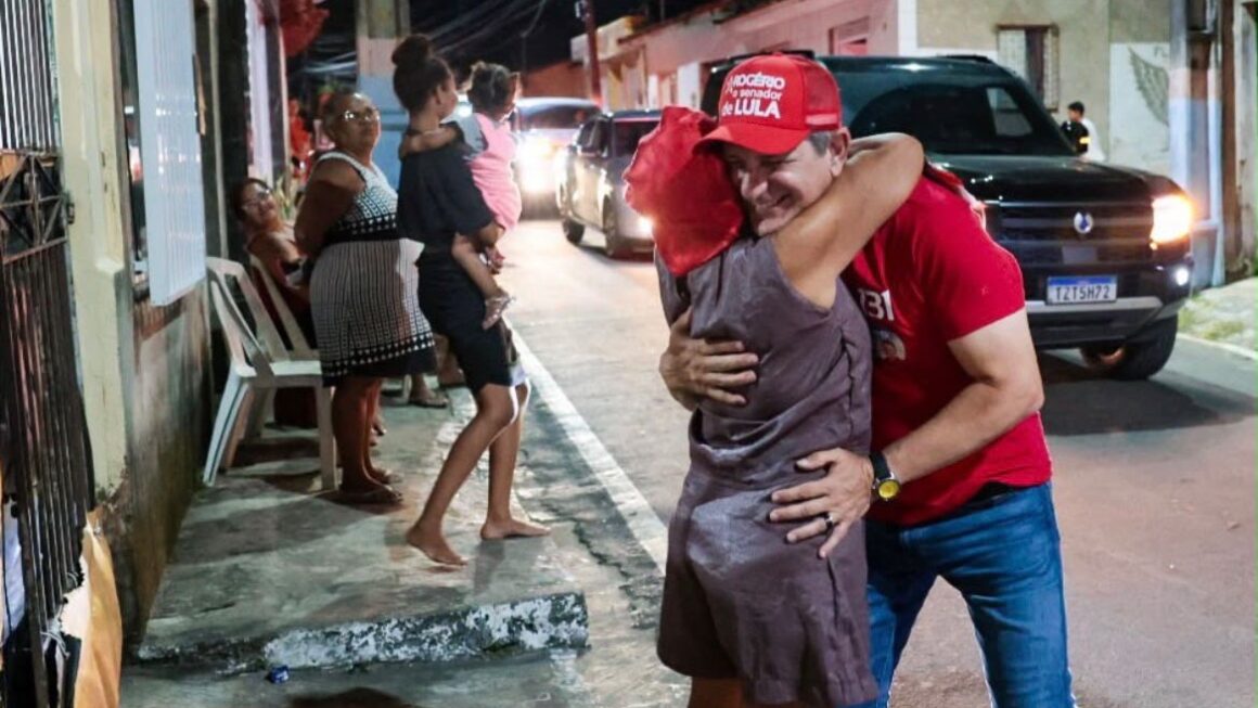 Recepção calorosa por onde passa consolida força de Rogério na caminhada pela reeleição