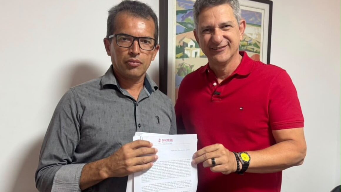 Rogério assume compromisso com professores e se coloca à frente de diálogo por demandas da categoria